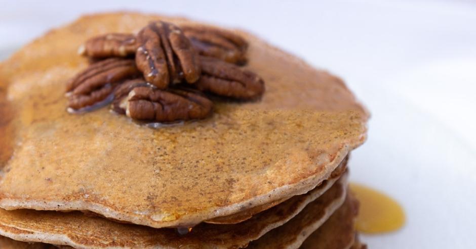 Pecan & Cinnamon pancakes