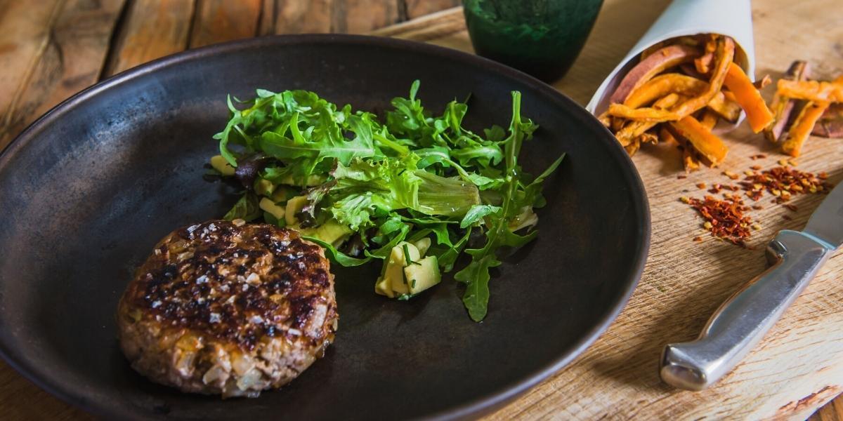 Salted beef burgers with sweet potato fries