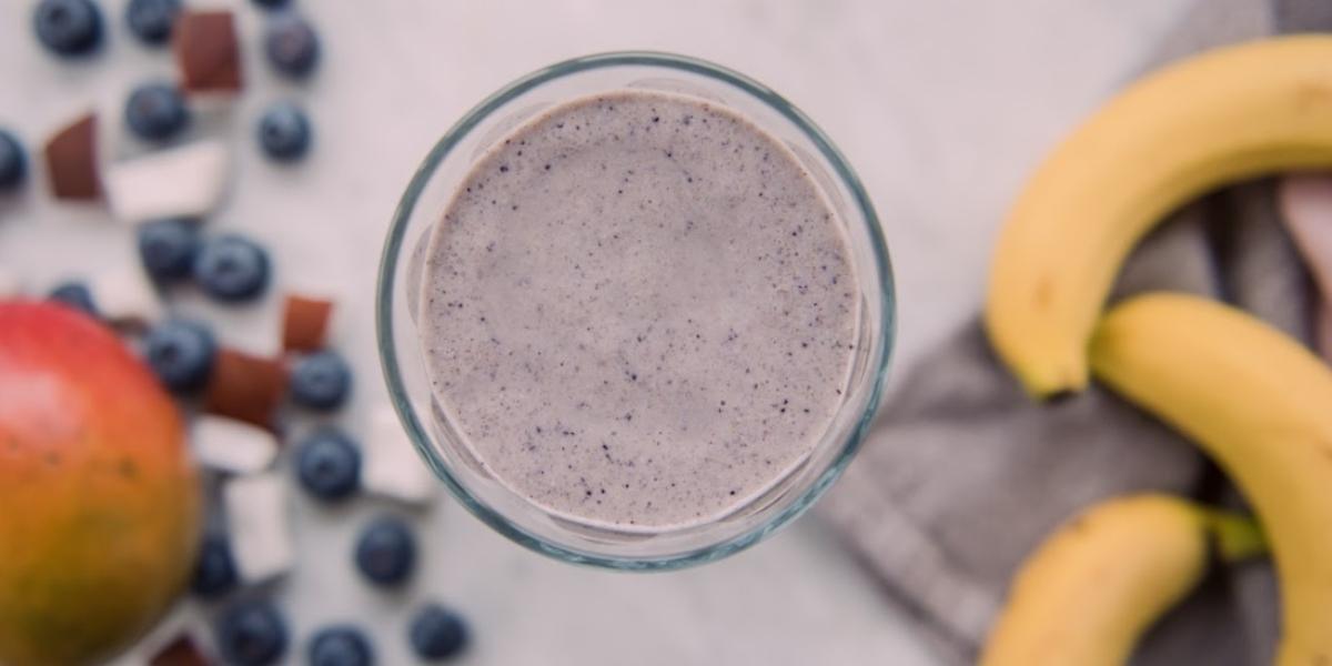 Banana, blueberry & mango breakfast shake