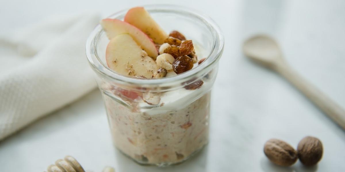 Carrot cake bircher overnight oats